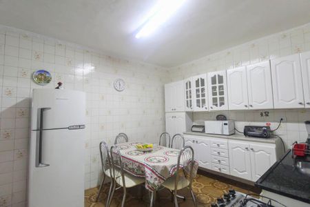 Casa à venda com 239m², 4 quartos e 4 vagasCozinha 2-casa 2