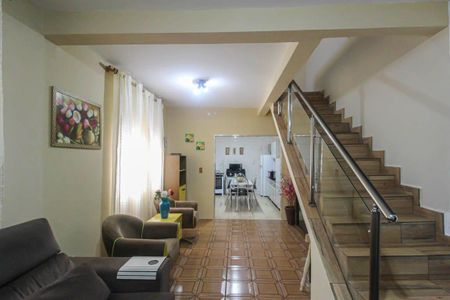 Casa à venda com 239m², 4 quartos e 4 vagasSala 1