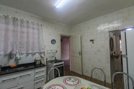 Casa à venda com 239m², 4 quartos e 4 vagasCozinha 2-casa 2