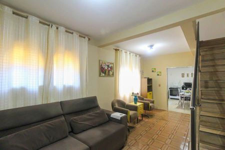 Casa à venda com 239m², 4 quartos e 4 vagasSala 1