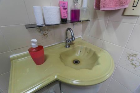 Casa à venda com 239m², 4 quartos e 4 vagasBanheiro da Suíte 1