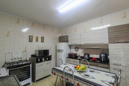 Casa à venda com 239m², 4 quartos e 4 vagasCozinha 1