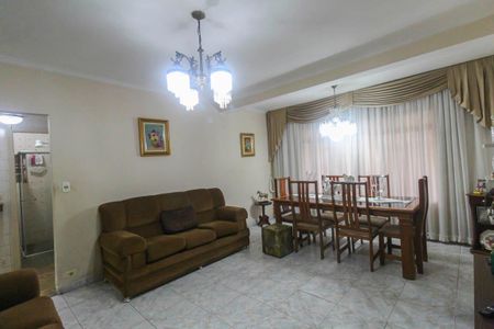 Casa à venda com 239m², 4 quartos e 4 vagasSala casa 2