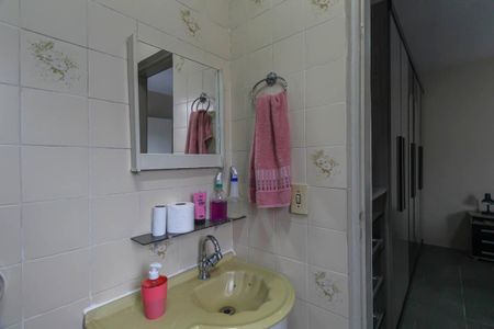 Casa à venda com 239m², 4 quartos e 4 vagasBanheiro da Suíte 1