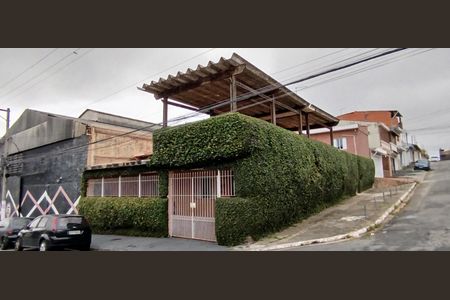 Casa à venda com 239m², 4 quartos e 4 vagasFachada + Placa