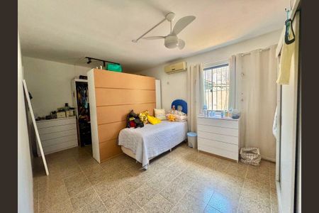 Casa à venda com 3 quartos, 157m² em Piratininga, Niterói