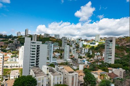 Apartamento à venda com 160m², 4 quartos e 3 vagasVista Varanda