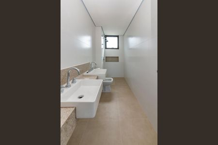 Apartamento à venda com 160m², 4 quartos e 3 vagasBanheiro da Suíte 1
