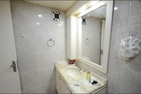 Apartamento para alugar com 83m², 2 quartos e 1 vaga Apartamento para alugar com 83m², 2 quartos e 1 vagaBanheiro da Suíte