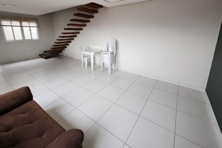 Apartamento para alugar com 80m², 2 quartos e sem vagaSala