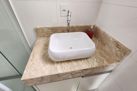 Apartamento para alugar com 80m², 2 quartos e sem vagaBanheiro da Suíte