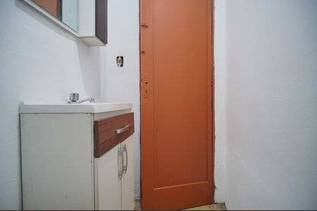 Casa à venda com 148m², 4 quartos e 4 vagasBanheiro 2