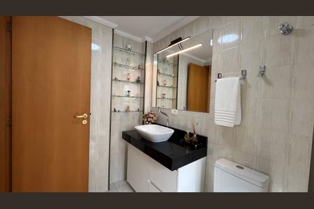 Apartamento à venda com 70m², 2 quartos e 1 vaga Apartamento à venda com 70m², 2 quartos e 1 vagaBanheiro