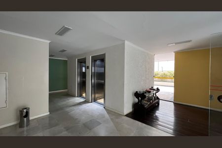 Apartamento à venda com 70m², 2 quartos e 1 vaga Apartamento à venda com 70m², 2 quartos e 1 vagaHall social