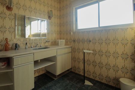 Apartamento à venda com 204m², 4 quartos e 2 vagasBanheiro da Suíte 