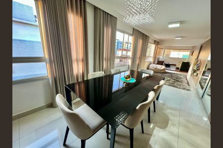 Apartamento à venda com 320m², 5 quartos e 4 vagasSala