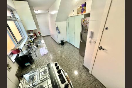 Apartamento à venda com 320m², 5 quartos e 4 vagasCozinha