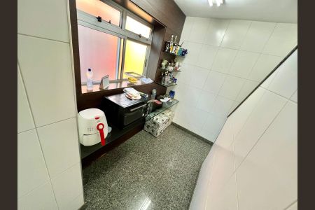 Apartamento à venda com 320m², 5 quartos e 4 vagasCozinha