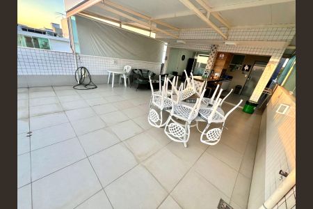Apartamento à venda com 320m², 5 quartos e 4 vagasCobertura