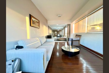 Apartamento à venda com 320m², 5 quartos e 4 vagasSala