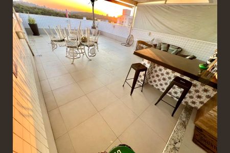 Apartamento à venda com 320m², 5 quartos e 4 vagasCobertura