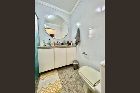 Apartamento à venda com 320m², 5 quartos e 4 vagasBanheiro da Suíte 3