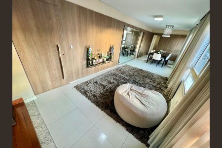 Apartamento à venda com 320m², 5 quartos e 4 vagasSala