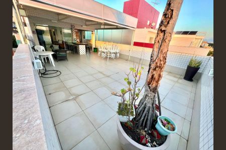 Apartamento à venda com 320m², 5 quartos e 4 vagasCobertura