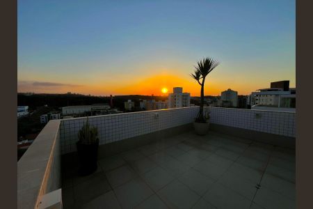 Apartamento à venda com 320m², 5 quartos e 4 vagasVista da cobertura