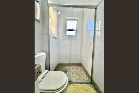 Apartamento à venda com 320m², 5 quartos e 4 vagasBanheiro da Suíte 2