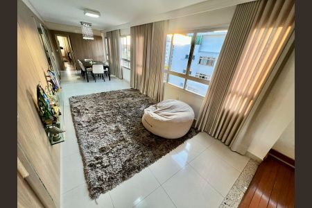 Apartamento à venda com 320m², 5 quartos e 4 vagasSala