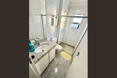 Apartamento à venda com 320m², 5 quartos e 4 vagasBanheiro da Suíte 2