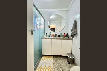 Apartamento à venda com 320m², 5 quartos e 4 vagasBanheiro da Suíte 3