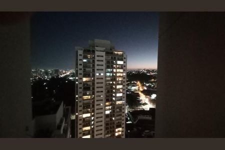 Apartamento à venda com 107m², 3 quartos e 2 vagasVista da Suíte 2