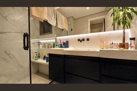 Apartamento à venda com 107m², 3 quartos e 2 vagasBanheiro da Suíte 1