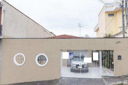 Casa à venda com 120m², 4 quartos e 4 vagasFachada