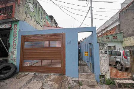 Casa à venda com 150m², 2 quartos e 1 vaga Casa à venda com 150m², 2 quartos e 1 vagaFachada