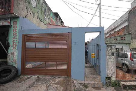 Casa à venda com 150m², 2 quartos e 1 vaga Casa à venda com 150m², 2 quartos e 1 vagaFachada