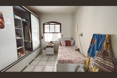 Casa à venda com 180m², 3 quartos e 2 vagasQuarto 1