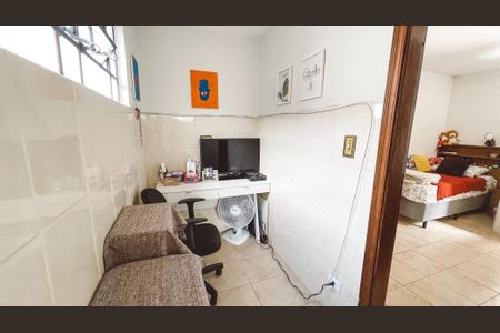 Casa à venda com 180m², 3 quartos e 2 vagasEscritório