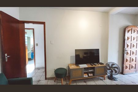 Casa à venda com 180m², 3 quartos e 2 vagasSala