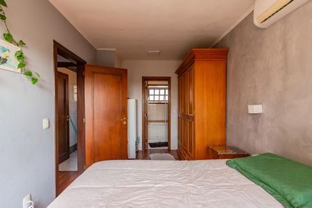 Casa de condomínio para alugar com 195m², 3 quartos e 2 vagasSuíte