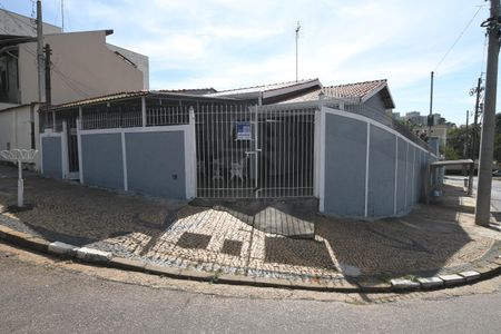 Casa à venda com 100m², 2 quartos e 3 vagasFachada