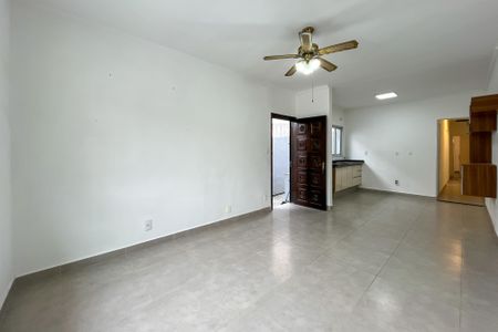 Casa à venda com 125m², 3 quartos e 2 vagasSala