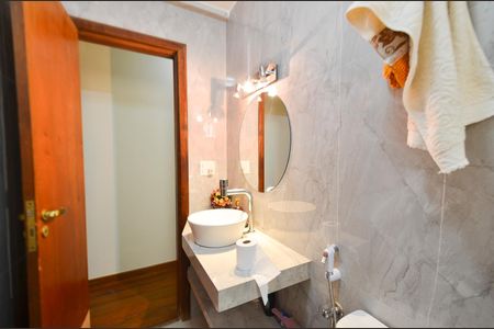 Apartamento à venda com 150m², 4 quartos e 2 vagasBanheiro social