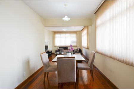 Apartamento à venda com 150m², 4 quartos e 2 vagasSala de jantar