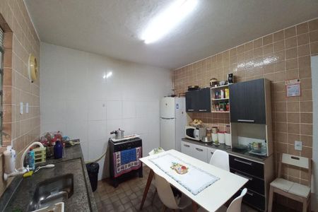 Casa à venda com 300m², 6 quartos e 2 vagasCozinha