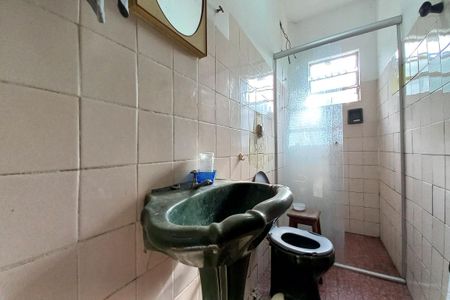 Casa à venda com 300m², 6 quartos e 2 vagasBanheiro