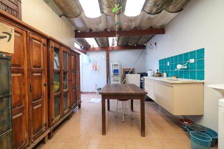 Casa à venda com 220m², 3 quartos e 3 vagasÁrea de Serviço