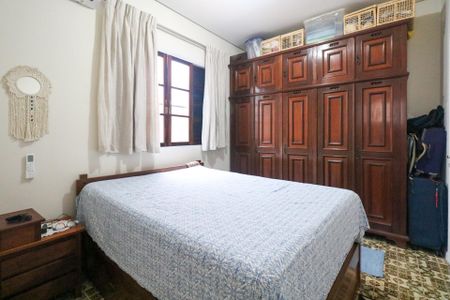 Casa à venda com 220m², 3 quartos e 3 vagasSuíte